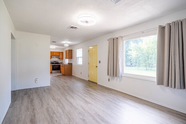 Building Photo - 206 Wesley Ave