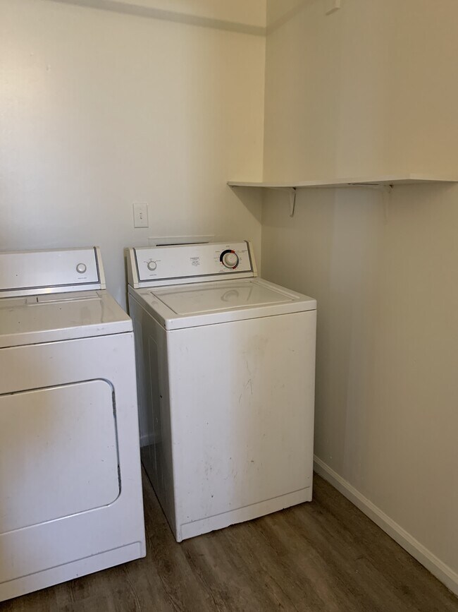 Building Photo - 4011 S Fort Buford Ln