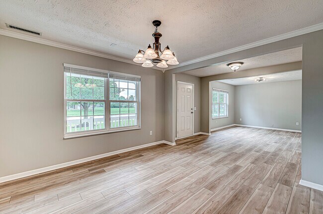 Building Photo - 6544 Hunters Ridge N