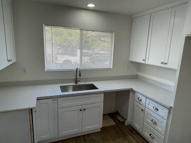 Photo - Beverly -Duplex Apartment