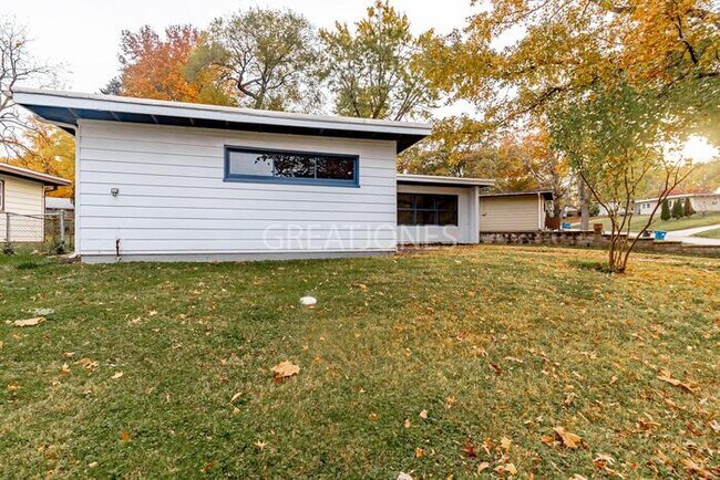 Building Photo - 3934 Madeline Dr