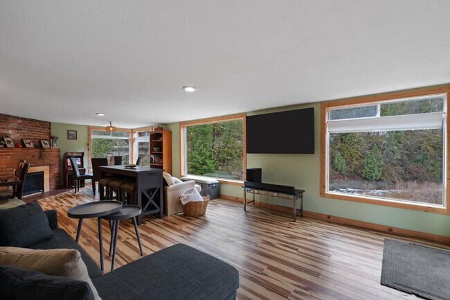 Building Photo - 11582 Washougal River Rd