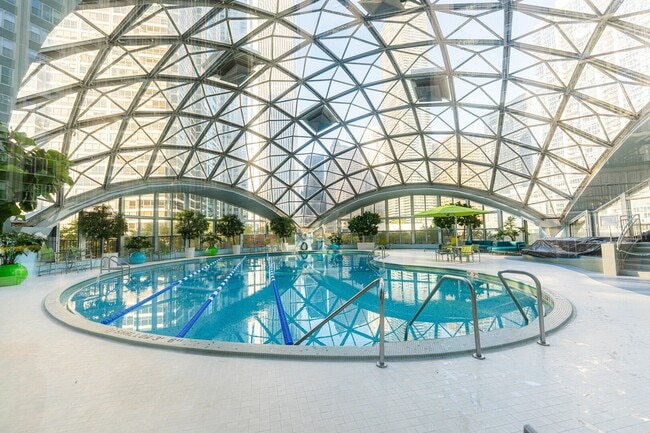 Building Photo - 400 E Randolph St