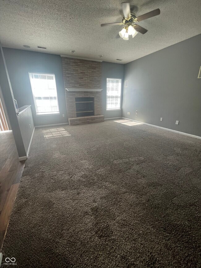 Foto del edificio - 8351 Brambleberry Dr