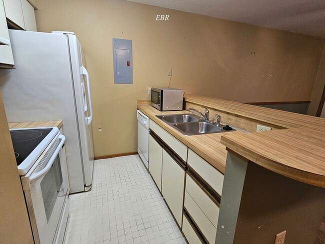 Foto del edificio - 4466 Little River Inn Ln