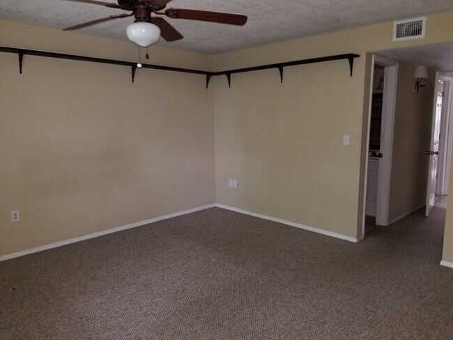 master bedroom - 6022 Amberly Avenue