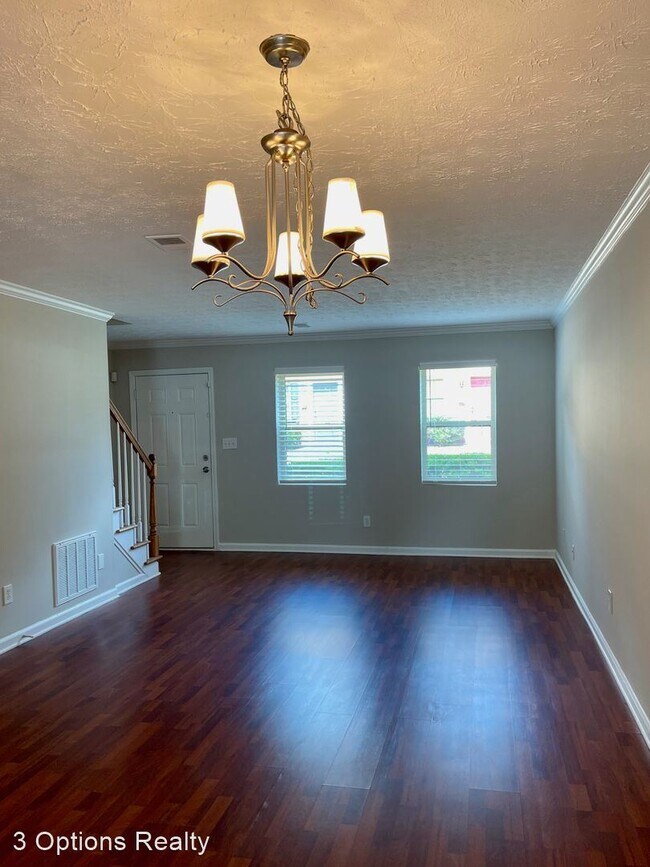Building Photo - 2 br, 2.5 bath House - 155 N River Drive,