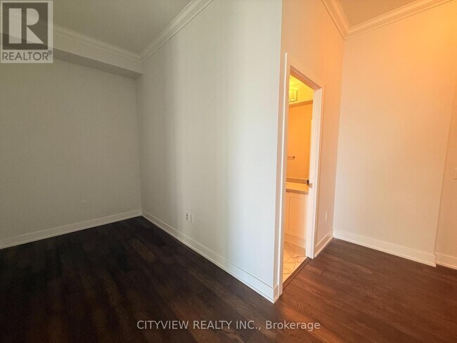 Building Photo - 4085-4085 Parkside Village Dr