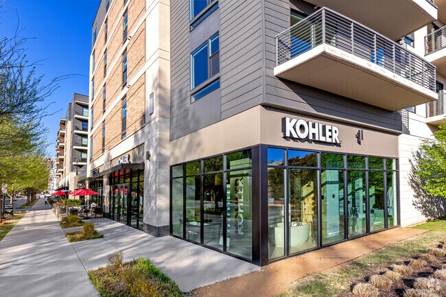 Tiendas minoristas en planta baja - Knox Heights