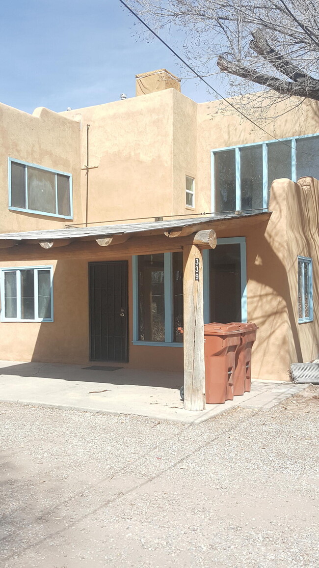 Building Photo - 339 N Camino Del Pueblo