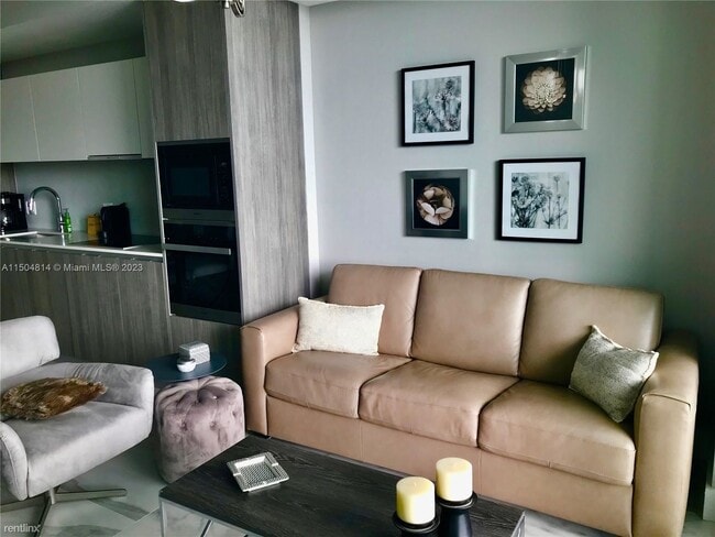 Foto del edificio - 1 br, 2 bath Condo - 2900 NE 7th Ave Unit ...