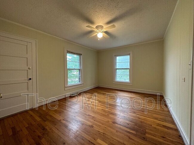 Foto del edificio - 113 S 7th St