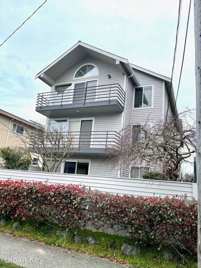 Foto del edificio - 2 br, 2 bath House - 3022 63rd Ave SW Unit...