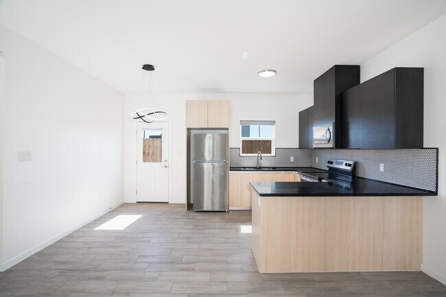 Building Photo - 12509 N 40th St