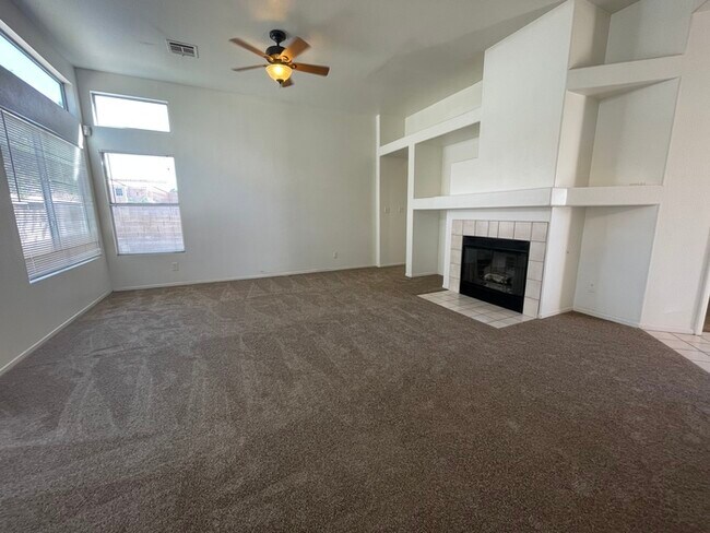 Building Photo - This property is being shown for the first...