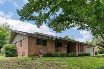 Building Photo - 4609 Biscayne Dr