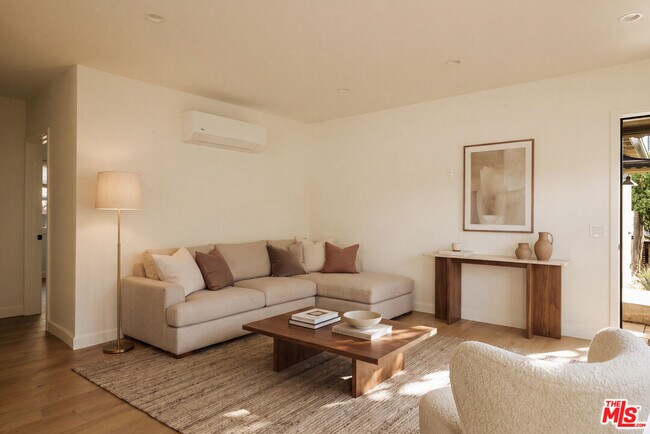 Foto del edificio - 244 Dimmick Ave