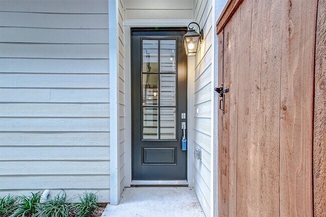 Foto del edificio - 5105 Pine Reach Dr