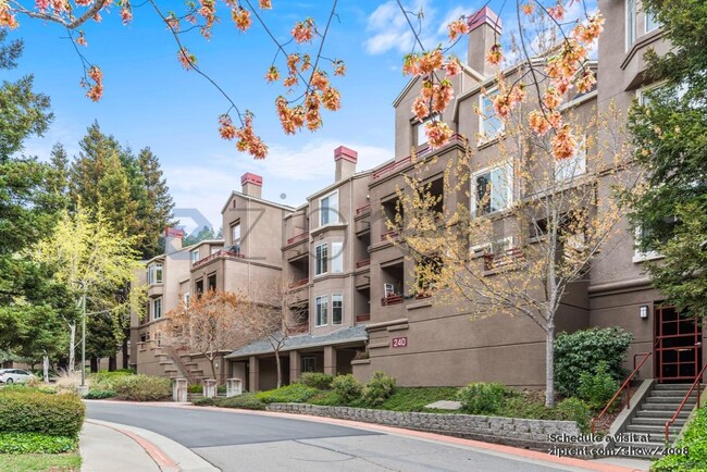 Foto del edificio - 240 Caldecott Ln