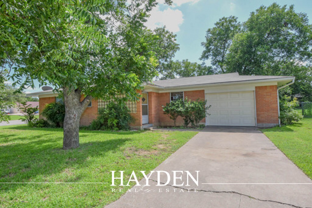 1702 N McCart St, Stephenville, TX 76401 House Rental in Stephenville