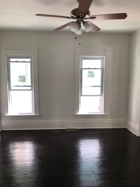 Building Photo - 205 Hawthorne St