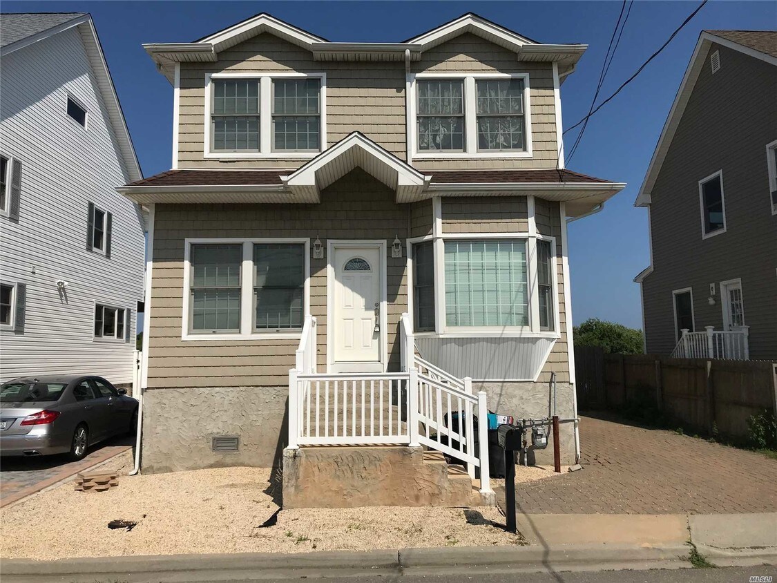 Primary Photo - 2769 Ocean Ave