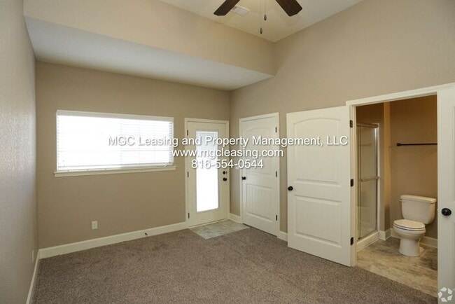 Building Photo - Eagle Creek Luxury Townhome