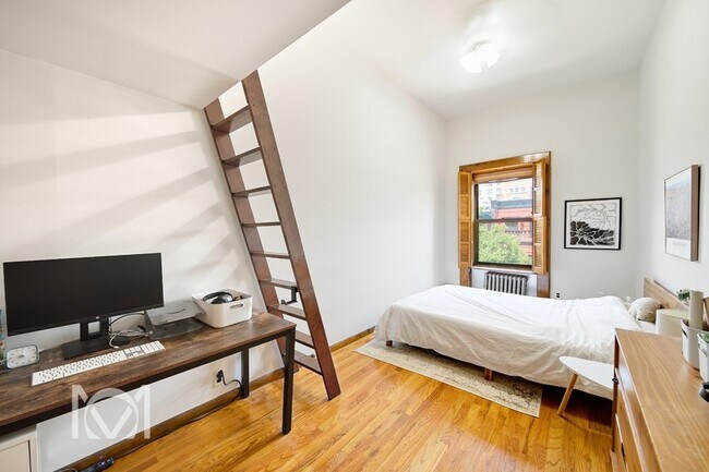 Building Photo - 324 W 76th Street Unit 4 A