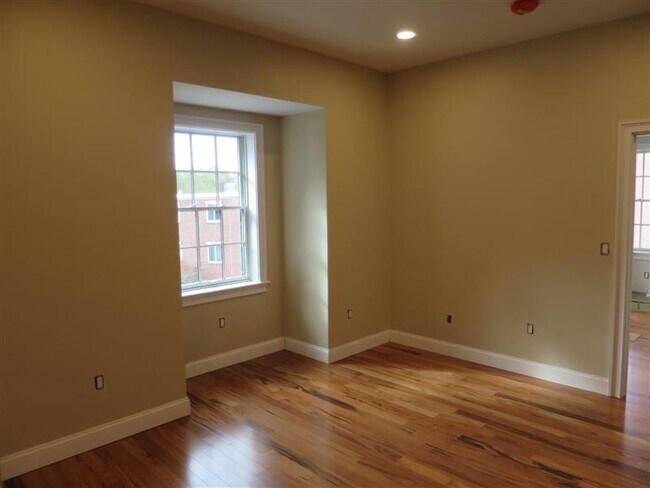 Foto del edificio - 136 Inman St