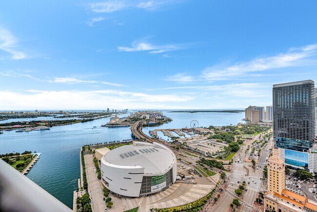 Foto del edificio - 888 Biscayne Blvd