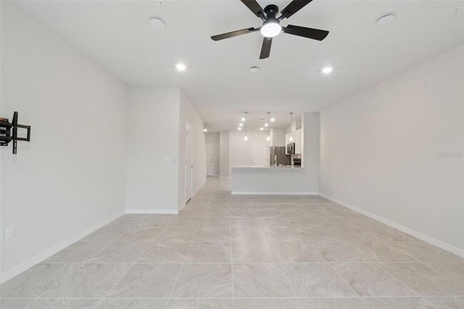 Foto del edificio - 3082 Emerald Acrs Ln