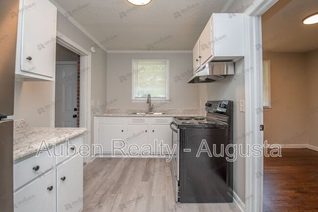 Foto del edificio - 109 Vanderbilt Cir