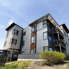 Building Photo - 3632 Gillham Rd