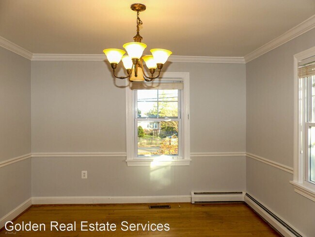 Building Photo - 3 br, 2.5 bath House - 903 Crestview Dr