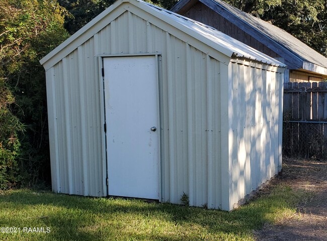 Building Photo - 125 Elmwood Dr