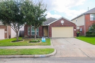 Building Photo - 1023 Aster Rd
