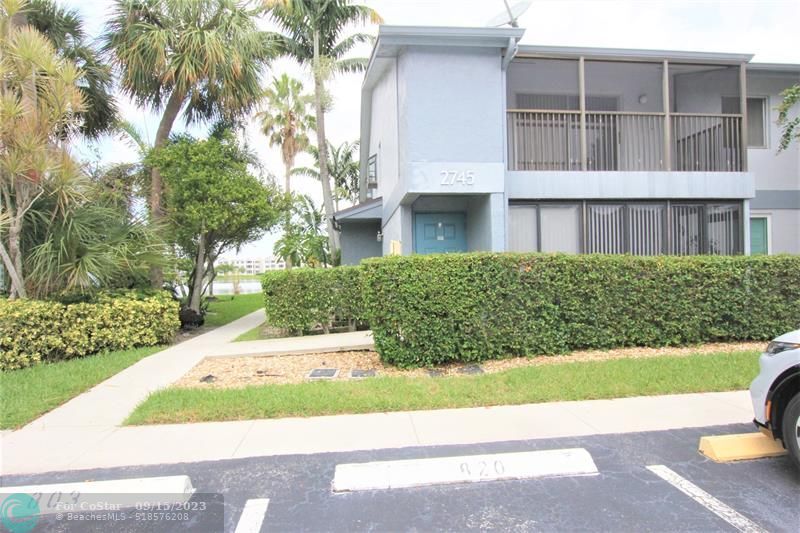 Primary Photo - 2745 S Oakland Forest Dr