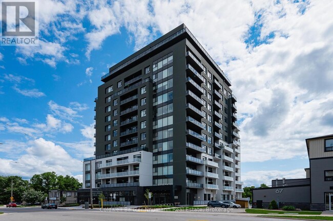 Building Photo - 71 Wyndham St S