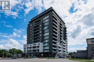 Building Photo - 71 Wyndham St S