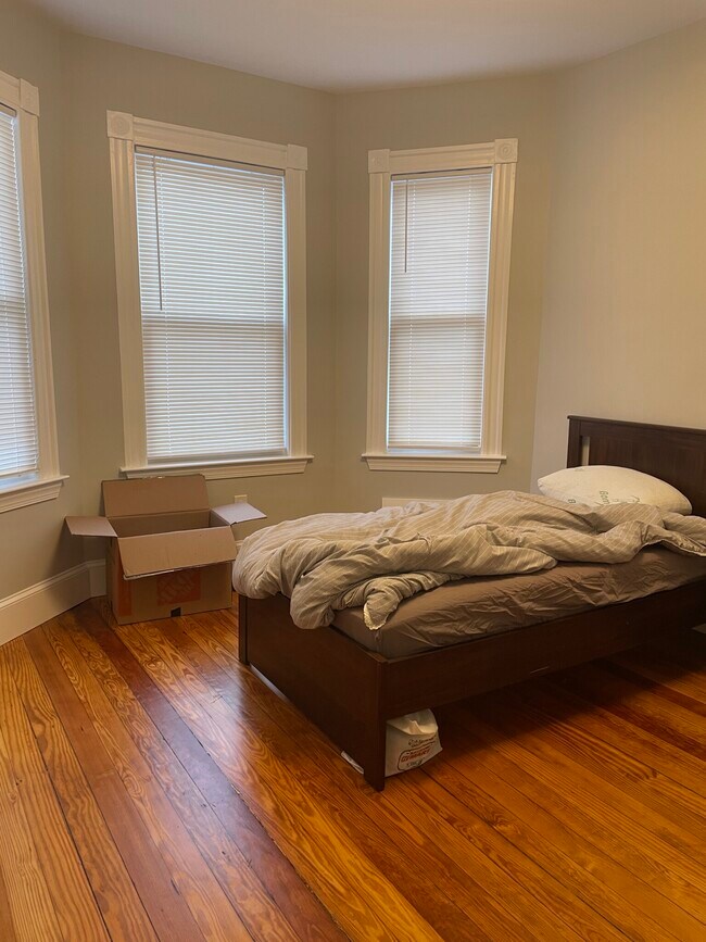 Foto del edificio - 267 E Cottage St