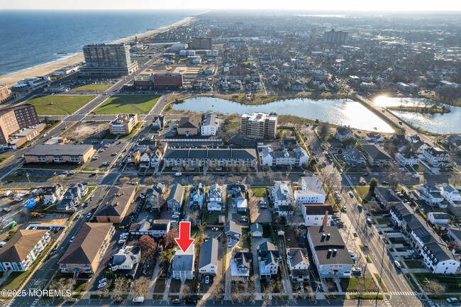 Building Photo - 308 7th Ave