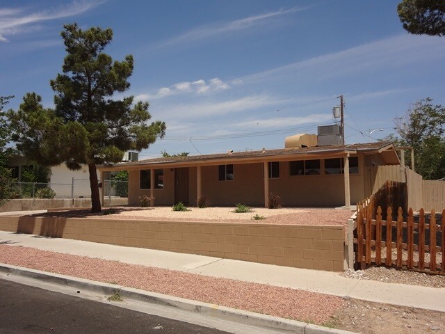 Building Photo - 5416 Evergreen Ave