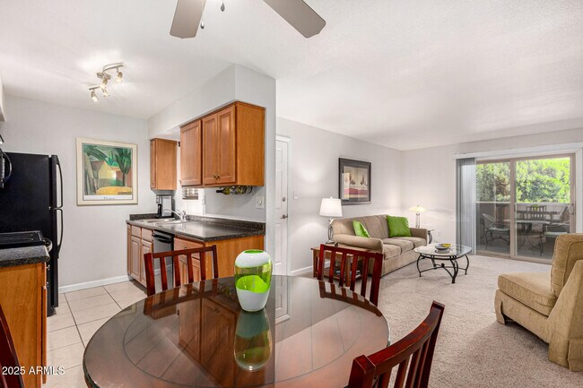 Foto del edificio - 5877 N Granite Reef Rd