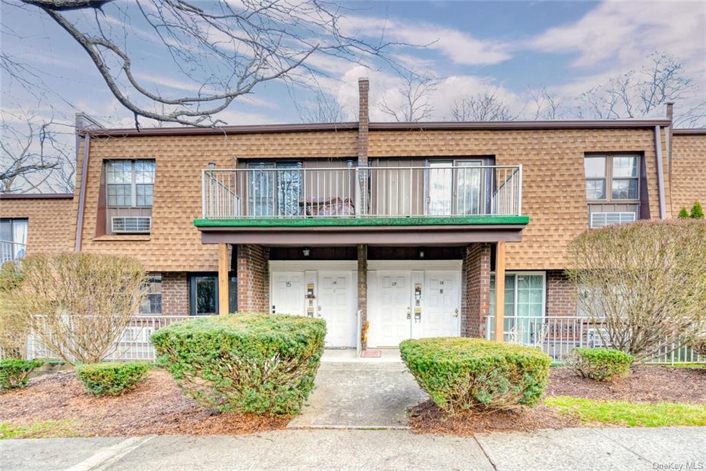 424 Carpenter Ave Unit 17, Newburgh, NY 12550 Condo for Rent in