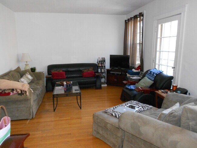 Foto del edificio - 106 Strathmore Rd