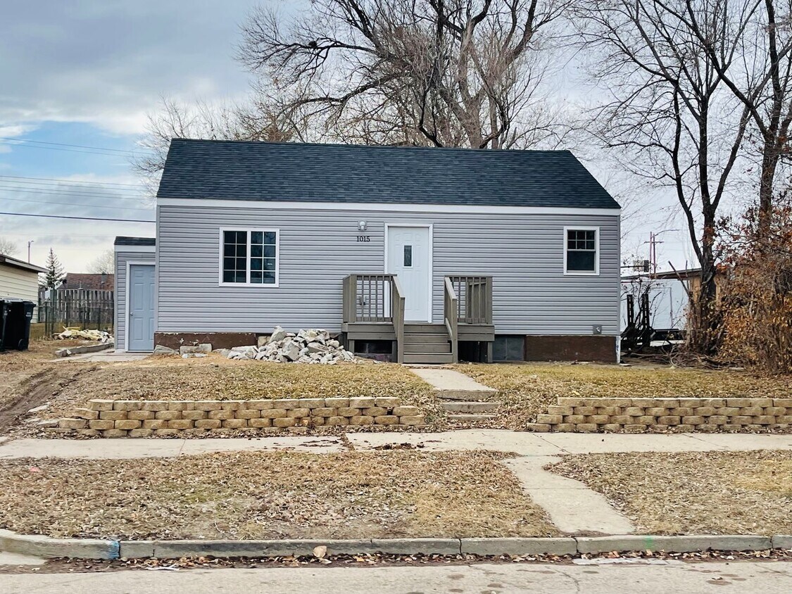 Primary Photo - Single family house available!