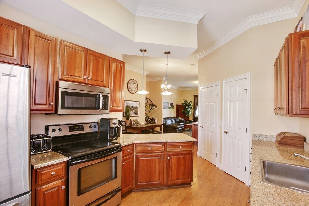 625 Montgomery St, Savannah, GA 31401 Townhome Rentals in Savannah GA