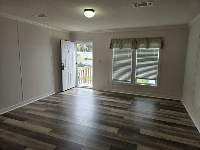 Foto del edificio - 216 Willow Ln