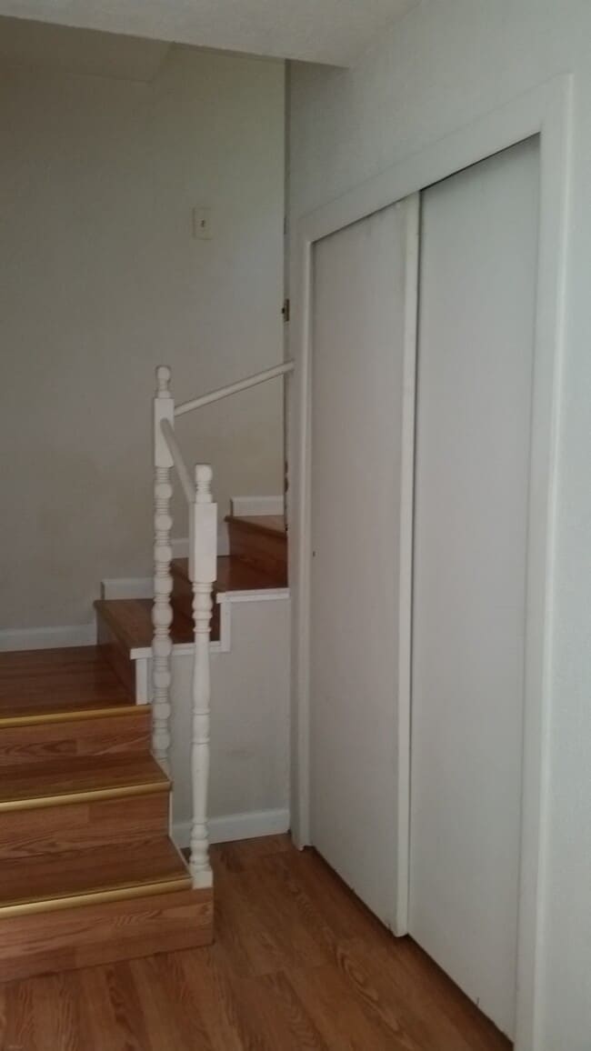 Entry to apartment via steps - 756 N Ogden St