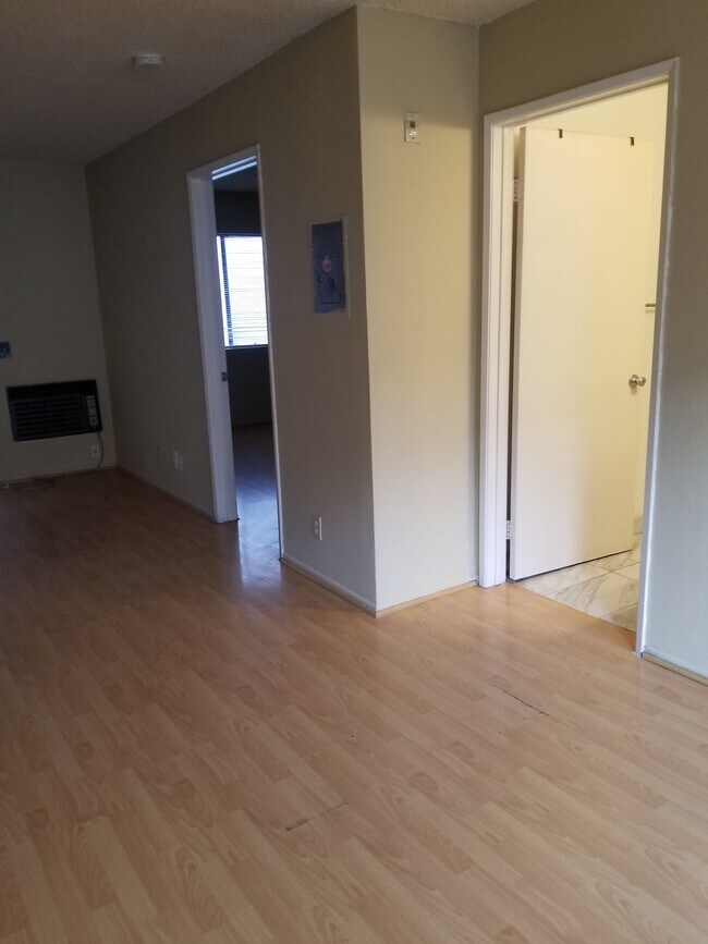 Foto del edificio - 390 N Avenue 57